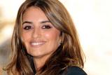 th_36256_Preppie_-_Penelope_Cruz_at_photocall_for_the_presentation_of_Broken_Embraces_in_Rome_-_Nov._7_2009_7109_122_133lo.jpg
