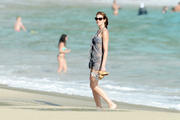 th_294608965_StephanieSeymour12222012BeachBikinionStBarts45_122_147lo.jpg