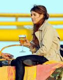 th_24113_Shenae-Grimes_On-Set-of-90210-08-20-2009_03_123_149lo.jpg