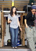 th_83658_LucyLiuonsetofSomedayThisPainWillBeUsefulToYouinNYC21.08.2010_02_122_226lo.jpg