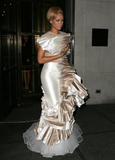 th_17245_Rihanna_Glamour_Magazine_Honors_The_2009_Women_of_the_Year_93_122_248lo.jpg