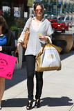 th_02990_Preppie_KatieHolmesshoppingwithIsabellaatHandMstoreinWestHollywood_March8201051_122_406lo.jpg