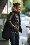 th_55679_Preppie_-_Hayden_Panettiere_leaving_Le_Pain_Quotidien_restaurant_-_Dec._10_2009_8146_122_407lo.jpg