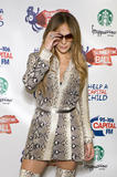 th_13257_celebrity_paradise.com_Jennifer_Lopez_Summertime_023_122_414lo.JPG
