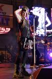 th_47313_celebrity_paradise.com_TheElder_AvrilLavigne2011_05_28_performsliveinconcertatTropicanaFieldinStPeter3_122_437lo.jpg