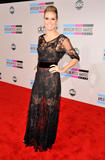 th_07797_celebrity_paradise.com_TheElder_HeidiKlum11_122_446lo.jpg