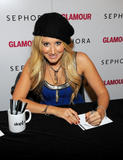 th_89831_Preppie_-_Ashley_Tisdale_at_the_Sephora_Beauty_Insider_Event_presented_by_Glamour_-_Nov._10_2009_7326_122_497lo.jpg