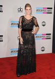 th_07960_celebrity_paradise.com_TheElder_HeidiKlum27_122_550lo.jpg