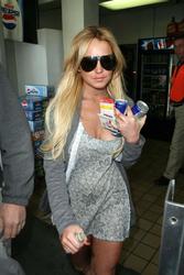 Lindsay Lohan upskirt picss67onrvcie.jpg
